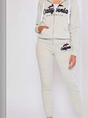 Women’s sweatsuit